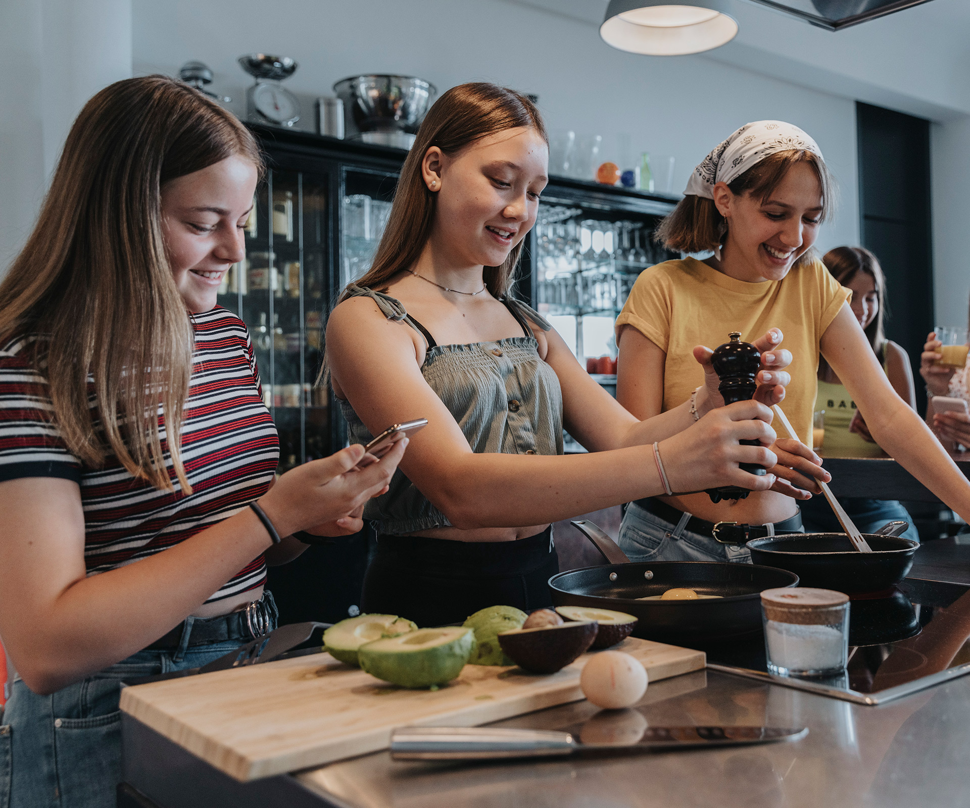 Una cucina per ricominciare: il valore educativo del Cooking Team Building Immagine di Copertina